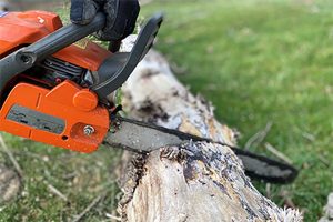 How to Use Chain Saw